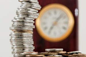 Selective photo focus of stacked coins